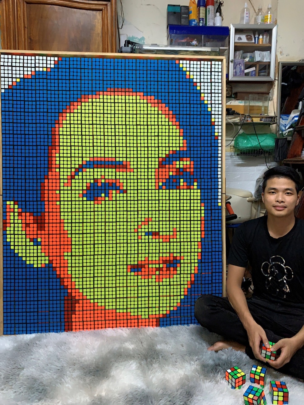 Chàng shipper hóa họa sĩ làm tranh rubik gây sốt mạng xã hội - 2 Chàng shipper hóa họa sĩ làm tranh rubik gây sốt mạng xã hội - 2