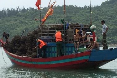 Tàu của 6 ngư dân gặp nạn đã bị sóng đánh tan