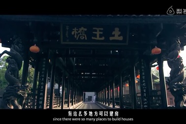 Nơi "tấc đất tấc vàng", cổ trấn 2.000 năm tuổi xây chênh vênh bên thác nước