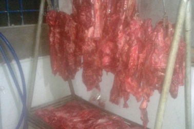 Phạt 15 triệu đồng đối với cơ sở "hoá phép" thịt trâu thành thịt bò