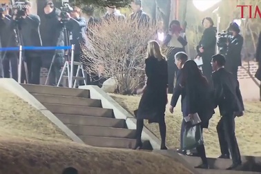 Hàn Quốc trải thảm đỏ đón ái nữ xinh đẹp của Tổng thống Trump