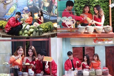 Thích mê với khung cảnh Tết Xưa của TAKYfood tại Phố Ông Đồ