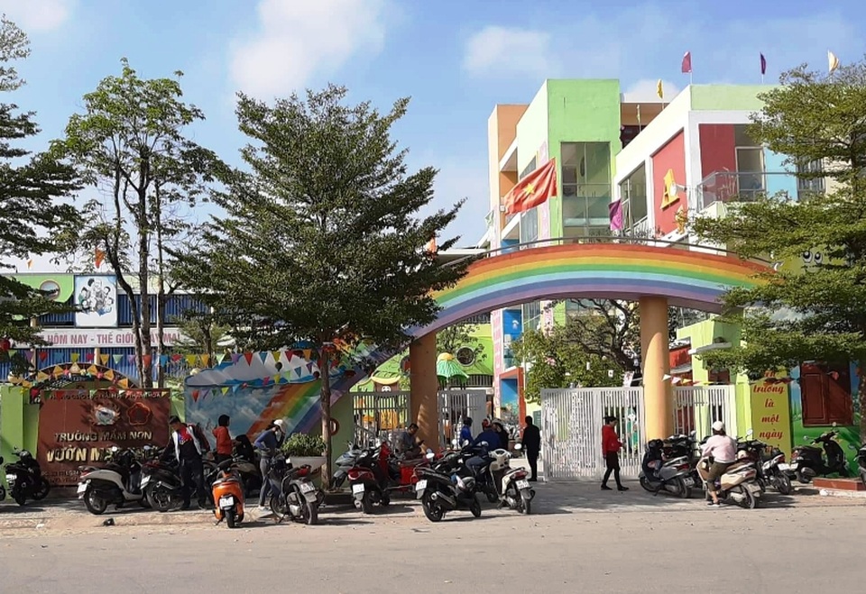 Công an xác minh vụ hơn 100 trẻ nhập viện nghi ngộ độc thực phẩm - 1 Công an xác minh vụ hơn 100 trẻ nhập viện nghi ngộ độc thực phẩm - 1