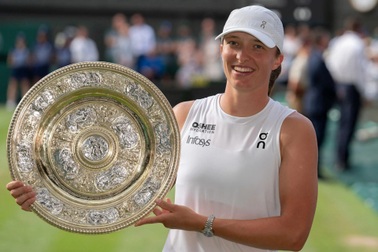 Swiatek thắng tuyệt đối trong trận chung kết Wimbledon