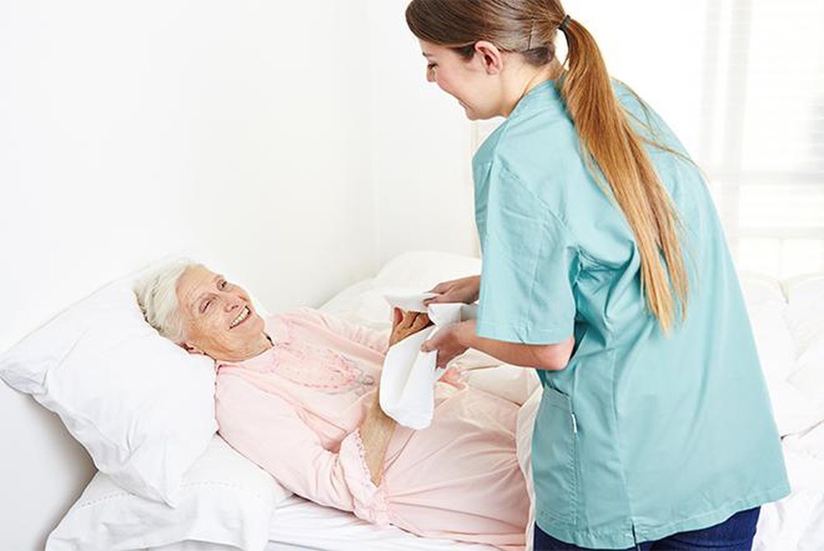 Cách chăm sóc vệ sinh cho người liệt vận động - 2 Cách chăm sóc vệ sinh cho người liệt vận động - 2