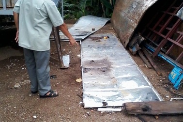 Dùng mũi khoan đâm xuyên đầu nạn nhân