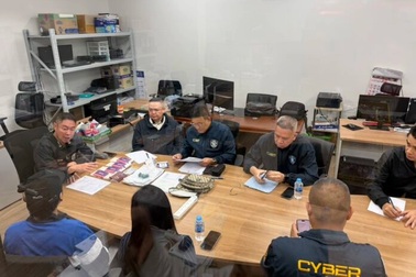 Băng nhóm lừa thanh niên Thái Lan trộm hơn 5 tỷ đồng của mẹ