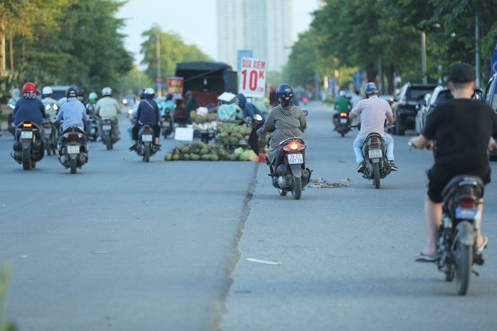 Nhếch nhác, nhem nhuốc trên đại lộ nghìn tỷ giữa thủ đô - 13 Nhếch nhác, nhem nhuốc trên đại lộ nghìn tỷ giữa thủ đô - 13