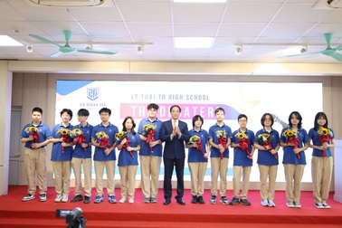 THCS-THPT Lý Thái Tổ chú trọng kỹ năng hùng biện tiếng Anh cho học sinh