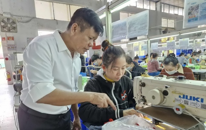 Để đáp ứng nhu cầu sản xuất, Công ty cổ phần sản xuất và thương mại Hữu Nghị Đà Nẵng cần tuyển thêm 400 lao động phục vụ cho các đơn hàng dịp cuối năm nay.