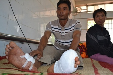 Truy bắt gỗ lậu, một người bị thương