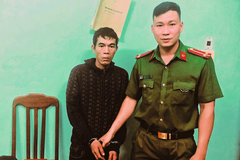 Trinh sát vượt 9 con suối truy bắt đối tượng trốn nã - 1