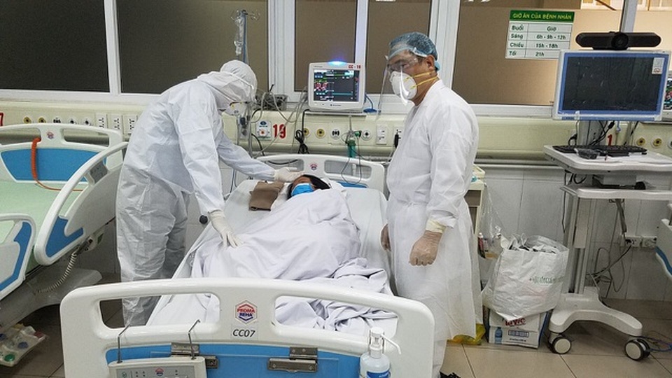 Bác sĩ Nguyễn Trung Cấp: Mắc Covid-19, người trẻ cũng có nguy cơ tử vong - 2 Bác sĩ Nguyễn Trung Cấp: Mắc Covid-19, người trẻ cũng có nguy cơ tử vong - 2