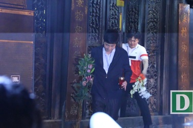 Lãnh đạo TP Nam Định nói gì về việc đại biểu ùa vào đền Thiên Trường "xin lộc"?