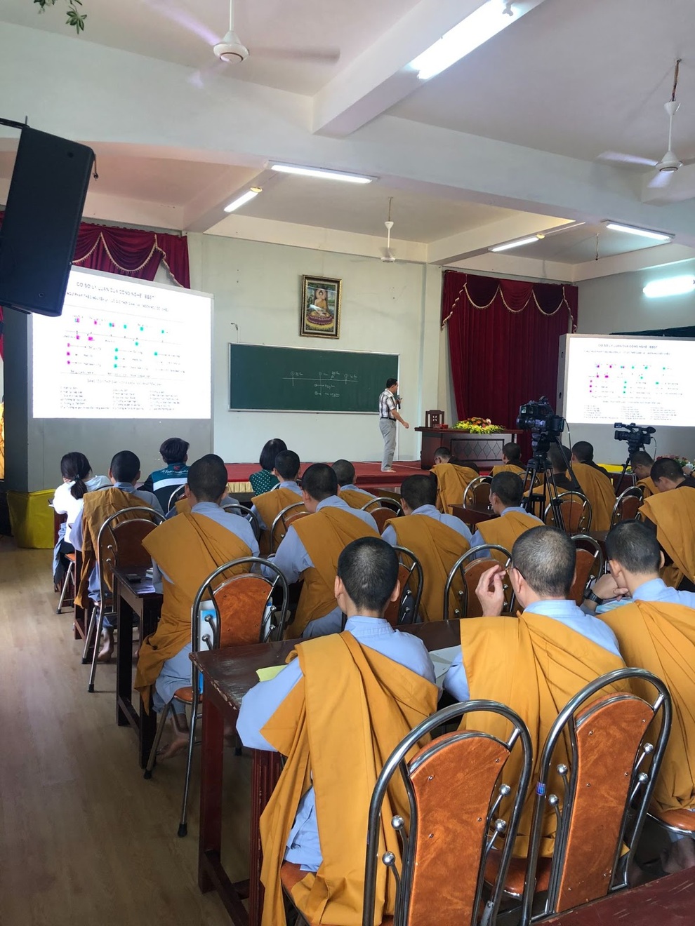 Từ bỏ giấc mơ Mỹ, Mai Hoàng Anh khai phá con đường mới cho người mất gốc tiếng Anh - 2 Từ bỏ giấc mơ Mỹ, Mai Hoàng Anh khai phá con đường mới cho người mất gốc tiếng Anh - 2