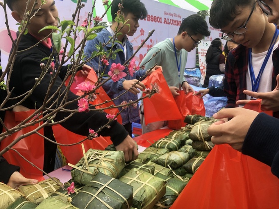 Vay ngân hàng cũng cố giữ thưởng Tết cho giáo viên - 2 Vay ngân hàng cũng cố giữ thưởng Tết cho giáo viên - 2