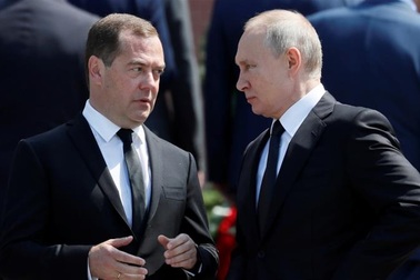 20 năm đồng hành của bộ đôi Putin - Medvedev