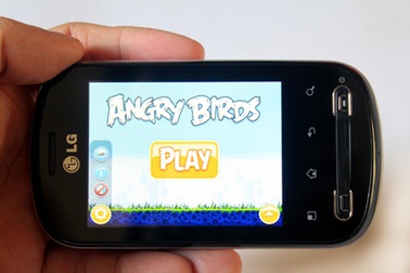 LG ra mắt điện thoại tầm trung Optimus Me P350 