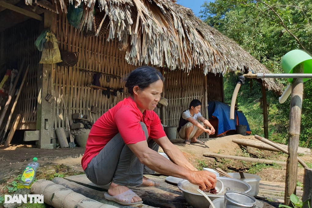 Người mẹ nghèo ôm con trai đi khắp nơi chữa bệnh rồi trở về 2 bàn tay trắng - 5 Người mẹ nghèo ôm con trai đi khắp nơi chữa bệnh rồi trở về 2 bàn tay trắng - 5