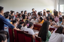 Hàng trăm phụ huynh "vây" trường: Đại diện Phòng GD&ĐT Nam Từ Liêm xin lỗi