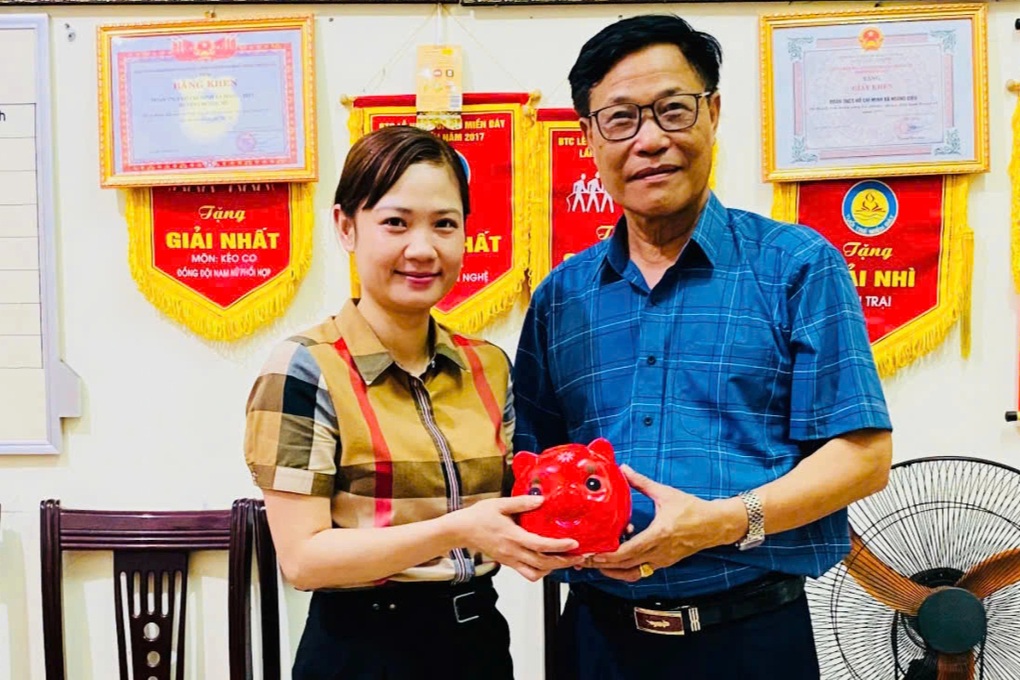 Người đàn ông ở Hà Nội hơn 10 năm nuôi lợn đất giúp người dưng - 1 Người đàn ông ở Hà Nội hơn 10 năm nuôi lợn đất giúp người dưng - 1