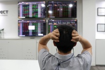 "Bầm dập" trong thị trường, ai sẽ "chán" chứng khoán?