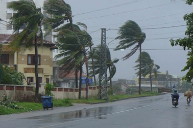 Bão Mirinae uy hiếp các tỉnh Nam Trung Bộ