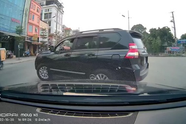 Tài xế với cách xin đường lịch sự