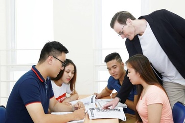 Xét tuyển học bạ THPT để nhận học bổng 100% tại UEF