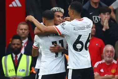 Liverpool "hủy diệt" Man Utd tại Old Trafford