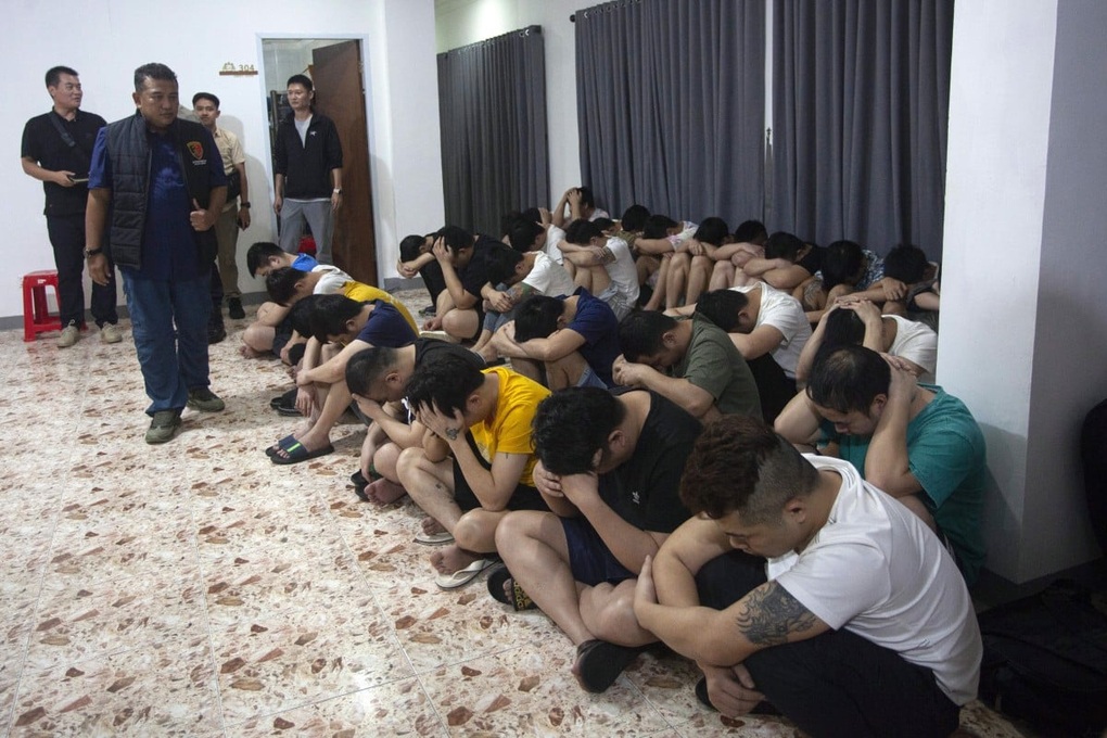 Indonesia trục xuất 153 người Trung Quốc nghi lừa đảo tình cảm qua mạng - 1 Indonesia trục xuất 153 người Trung Quốc nghi lừa đảo tình cảm qua mạng - 1