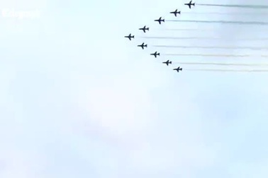 Máy bay Anh trình diễn đẹp mắt đón Thủ tướng Ấn Độ