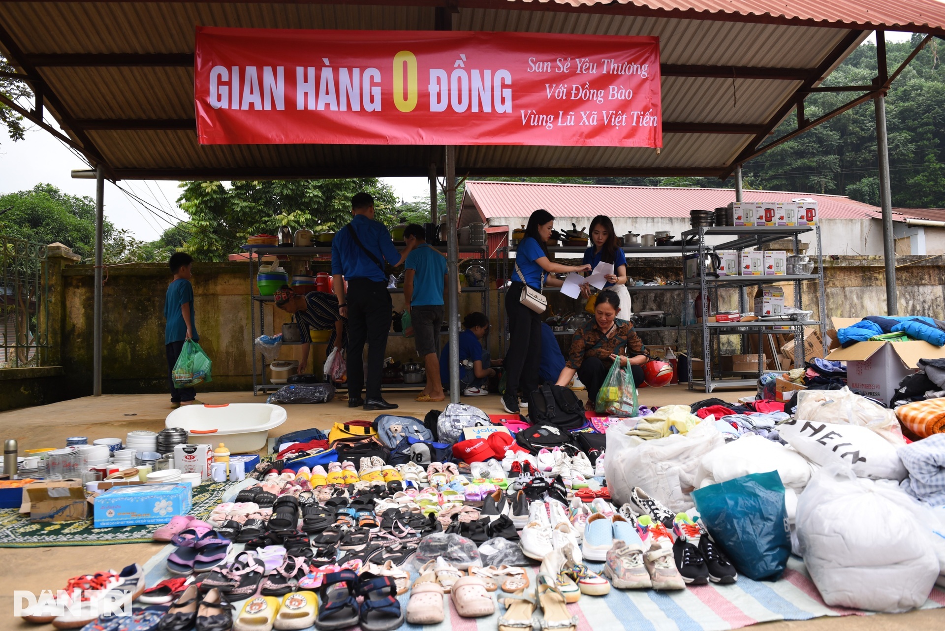 Tuổi trẻ Bộ LĐ-TBXH góp sức tái thiết cuộc sống vùng sạt lở tại Lào Cai - 5 Tuổi trẻ Bộ LĐ-TBXH góp sức tái thiết cuộc sống vùng sạt lở tại Lào Cai - 5
