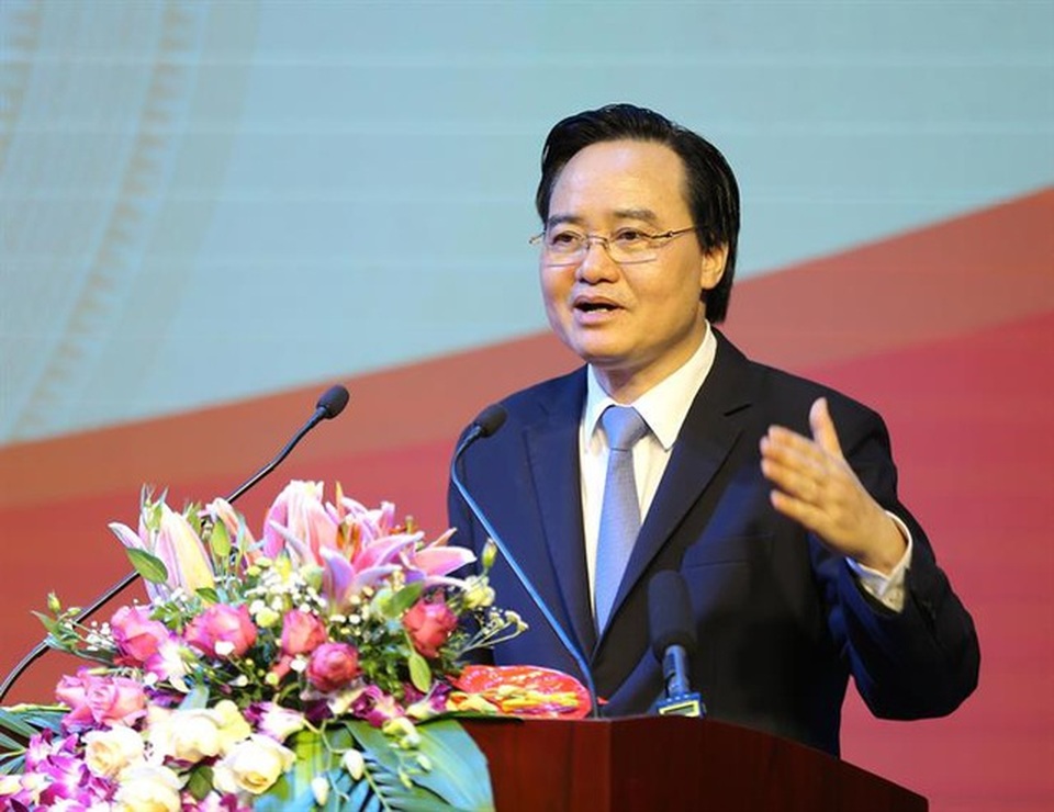 Bộ trưởng Phùng Xuân Nhạ: Năm 2020, tập trung quy hoạch lại trường đại học, chương trình GDPT mới - 1 Bộ trưởng Phùng Xuân Nhạ: Năm 2020, tập trung quy hoạch lại trường đại học, chương trình GDPT mới - 1