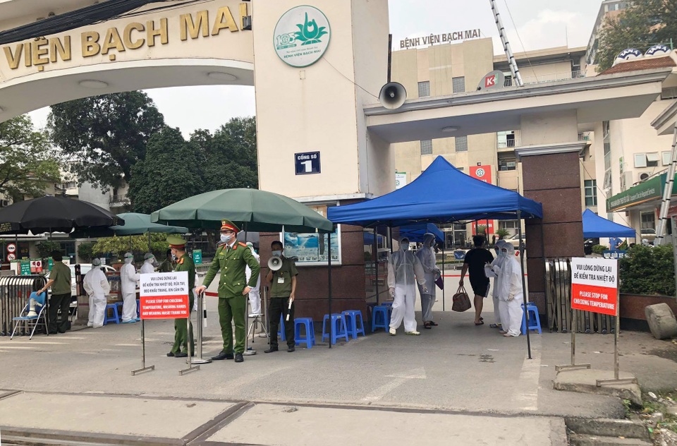 Thứ trưởng Nguyễn Thanh Long: Bộ Y tế rất quyết liệt với Bệnh viện Bạch Mai - 1 Thứ trưởng Nguyễn Thanh Long: Bộ Y tế rất quyết liệt với Bệnh viện Bạch Mai - 1