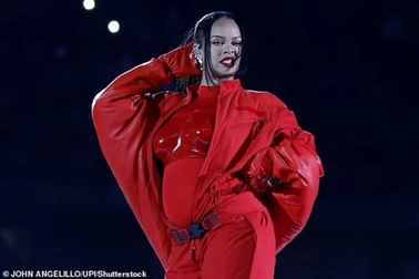 Sự kiện thể thao lớn nhất nước Mỹ bị tố "văn nghệ như... khiêu dâm"