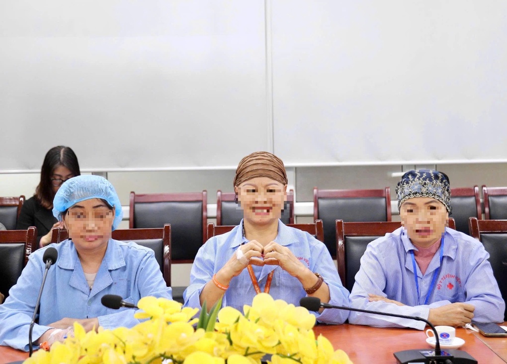 Ngày nhà giáo đặc biệt của 80 bệnh nhân ung thư - 1