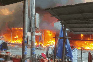 Cháy chợ Bình Thành ở Đồng Tháp, 14 ki ốt bị thiêu rụi