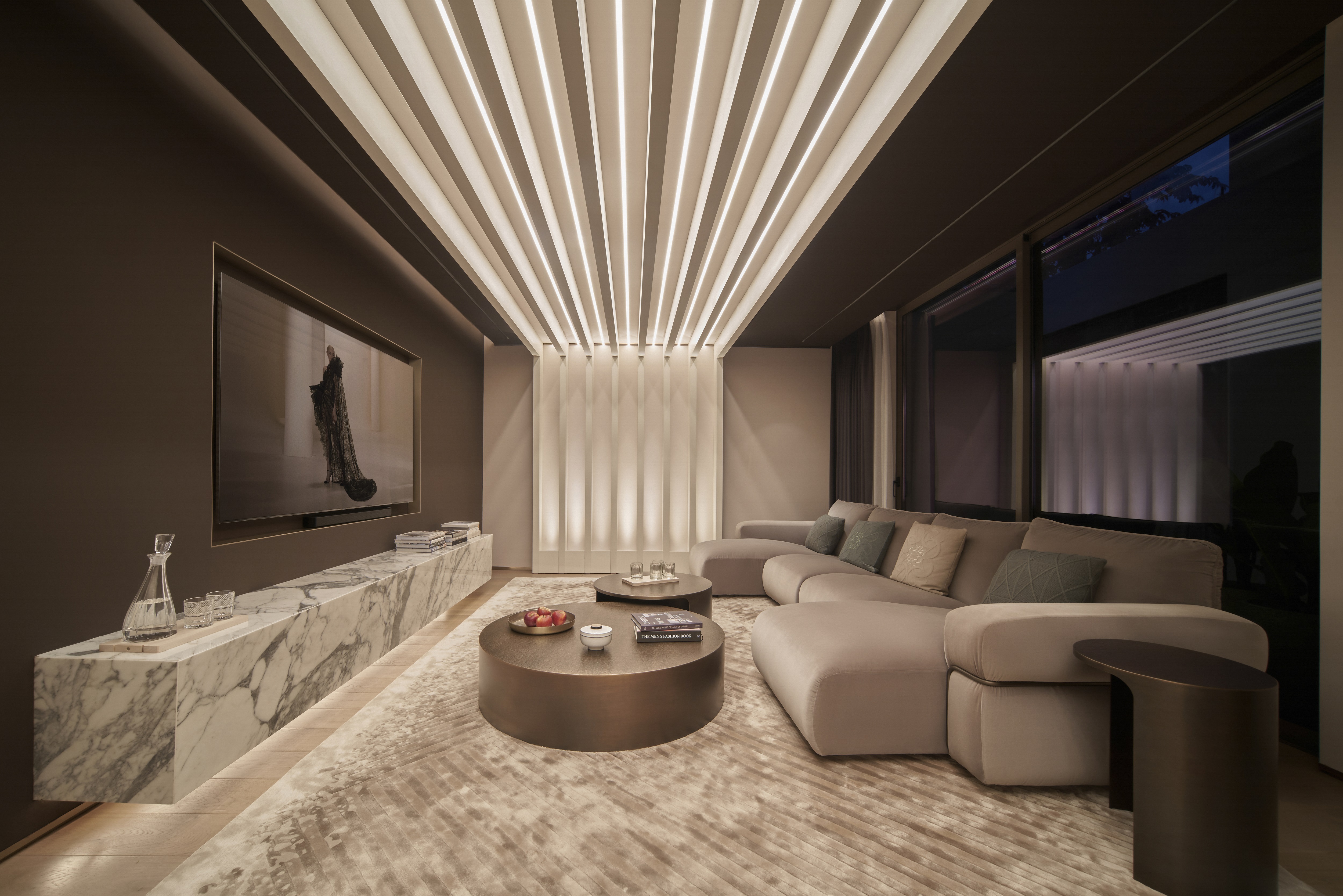 ទិដ្ឋភាពជិតផ្ទះប្រណីតដំបូងគេរបស់ ELIE SAAB នៅប្រទេសវៀតណាម - ១១ Cận cảnh dinh thự hàng hiệu đầu tiên của ELIE SAAB tại Việt Nam - 11