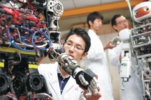 Lao động Việt nhận lương bằng nửa Trung Quốc: Nghỉ quá nhiều...