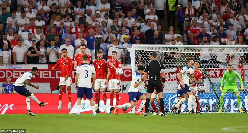 Marcus Rashford lý giải cách ăn mừng kỳ lạ sau siêu phẩm vào lưới Xứ Wales - 2 Marcus Rashford lý giải cách ăn mừng kỳ lạ sau siêu phẩm vào lưới Xứ Wales - 2