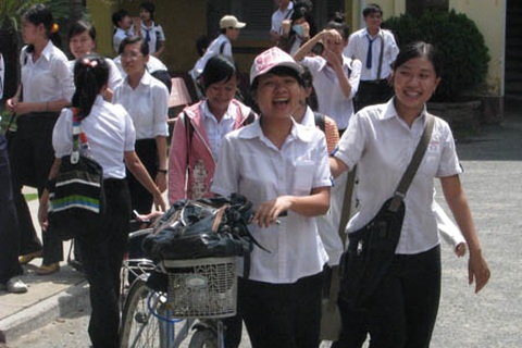 Gợi ý giải đề thi môn Văn tốt nghiệp THPT 2010