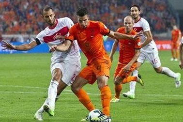 Hà Lan  hạ gục Thổ Nhĩ Kỳ, Đức dễ thắng Đảo Faroe