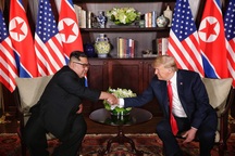 Ông Trump và ông Kim Jong-un có thể họp riêng khi ở Hà Nội