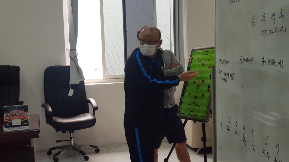 HLV Park Hang Seo: “Đội tuyển Việt Nam sẽ làm tất cả để thắng Malaysia” - 2 HLV Park Hang Seo: “Đội tuyển Việt Nam sẽ làm tất cả để thắng Malaysia” - 2
