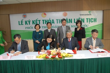 Vietcombank triển khai dịch vụ thu NSNN qua ATM trên địa bàn Hà Nội