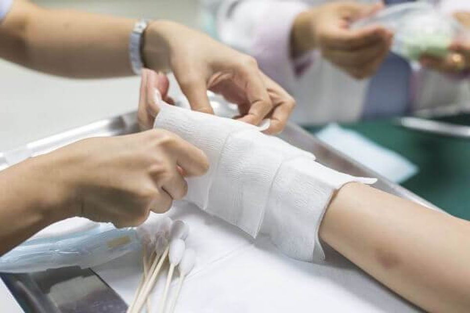 Xử lý phù nề, vết bầm do chấn thương phần mềm khi va chạm giao thông - 1 Xử lý phù nề, vết bầm do chấn thương phần mềm khi va chạm giao thông - 1
