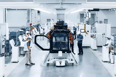 Hãng xe Trung Quốc xuất xưởng ô tô bay từ dây chuyền đầu tiên trên thế giới