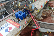 Trung Quốc gặp khó khi Mỹ chen chân vào dự án "Vành đai và Con đường"