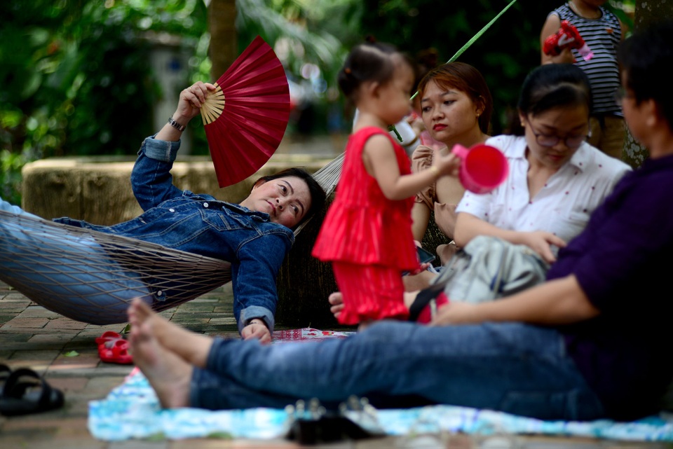 Thảo Cầm Viên đông đúc.jpg